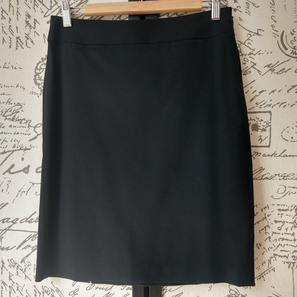 Banana Republic Black Skirt size 4P